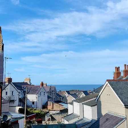 Rhubarb Terrace On The Coast - Sleeps 1-6 Villa Colwyn Bay Esterno foto