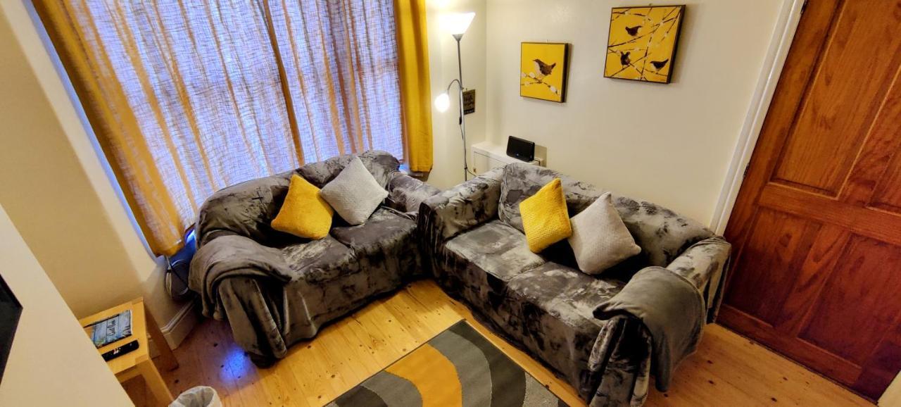 Rhubarb Terrace On The Coast - Sleeps 1-6 Villa Colwyn Bay Esterno foto