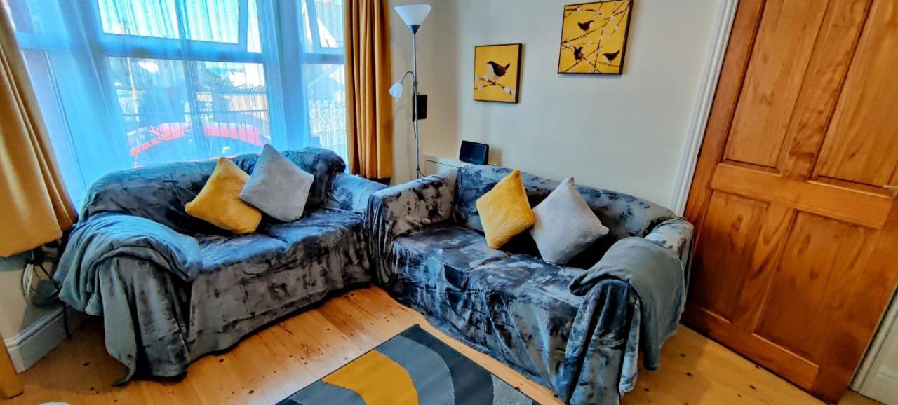 Rhubarb Terrace On The Coast - Sleeps 1-6 Villa Colwyn Bay Esterno foto
