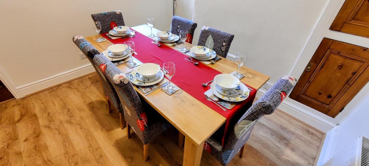 Rhubarb Terrace On The Coast - Sleeps 1-6 Villa Colwyn Bay Esterno foto