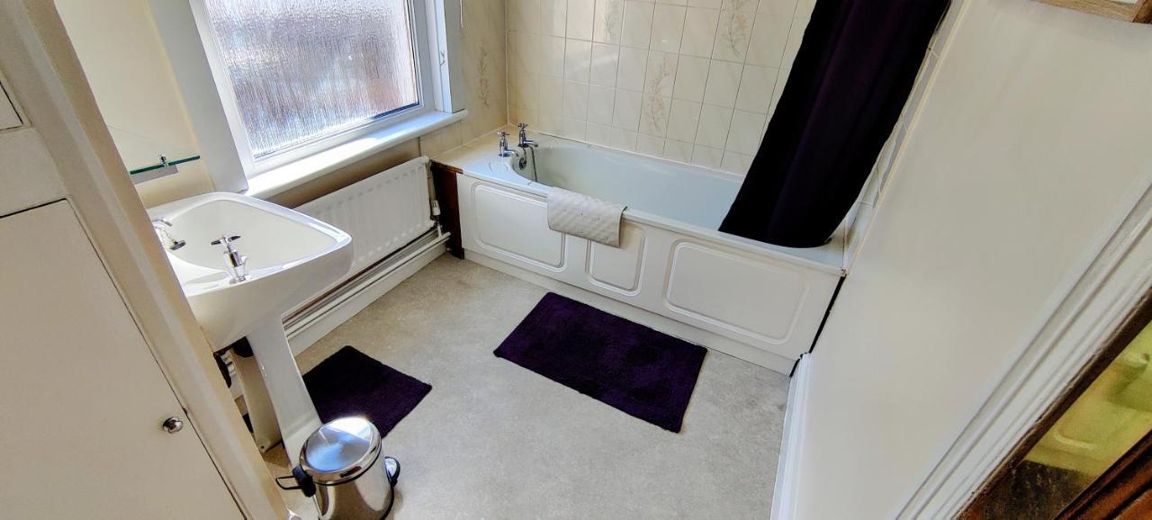 Rhubarb Terrace On The Coast - Sleeps 1-6 Villa Colwyn Bay Esterno foto