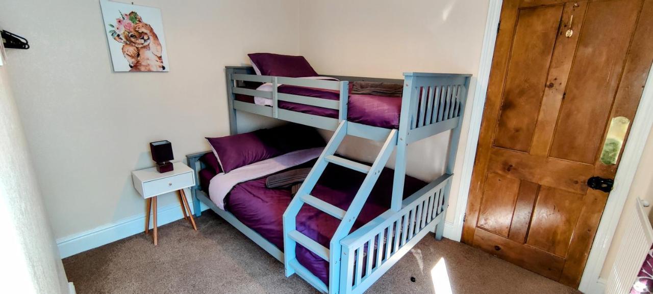 Rhubarb Terrace On The Coast - Sleeps 1-6 Villa Colwyn Bay Esterno foto