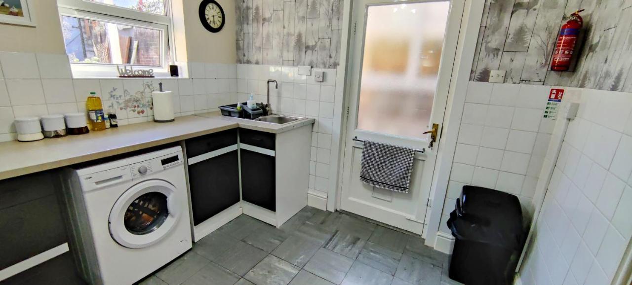 Rhubarb Terrace On The Coast - Sleeps 1-6 Villa Colwyn Bay Esterno foto