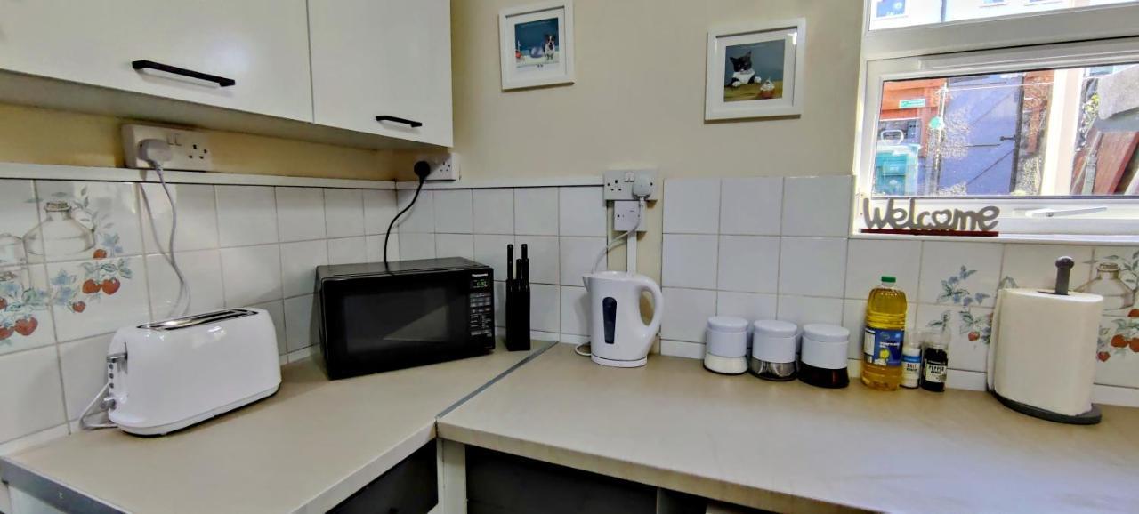 Rhubarb Terrace On The Coast - Sleeps 1-6 Villa Colwyn Bay Esterno foto
