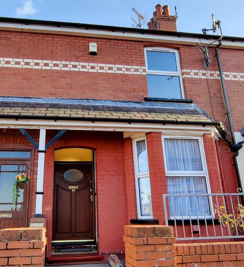 Rhubarb Terrace On The Coast - Sleeps 1-6 Villa Colwyn Bay Esterno foto