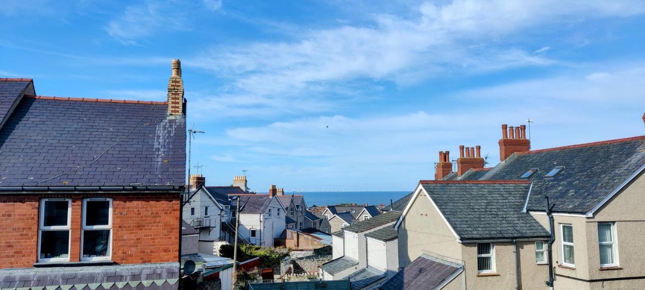 Rhubarb Terrace On The Coast - Sleeps 1-6 Villa Colwyn Bay Esterno foto