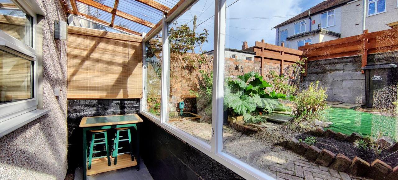 Rhubarb Terrace On The Coast - Sleeps 1-6 Villa Colwyn Bay Esterno foto
